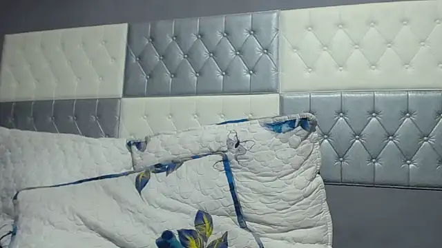SEXYBUSTYEBONYXX webcam
