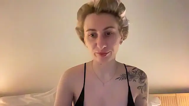 HEY_KITSUNKA webcam