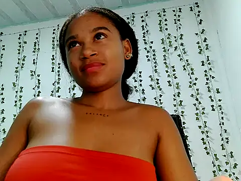 Akemy_Saunders webcam