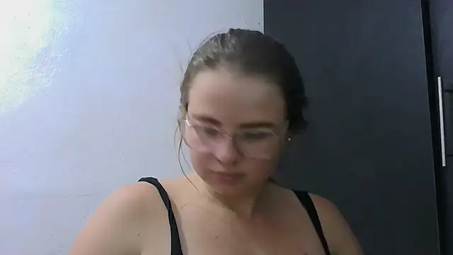 HellenMiyer1111 webcam