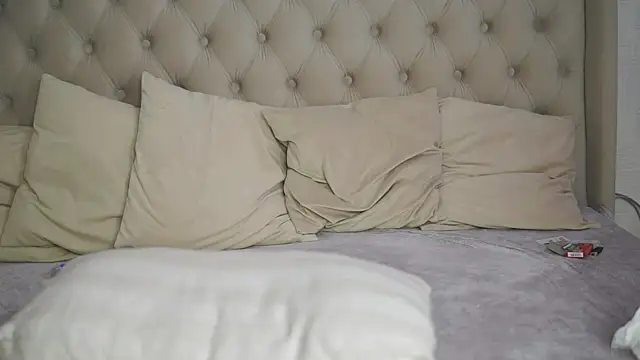 AprilHadid webcam