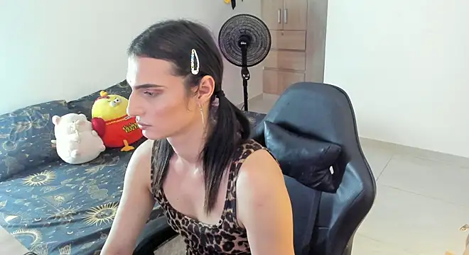 _shantallskinny_ live sex cam
