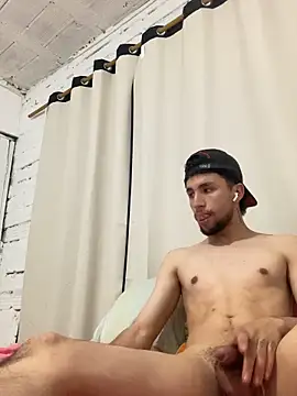 ever10183 (M twink) - a lot of milk