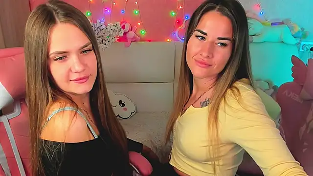 hotty_girls_here (G young) - HOT KISS