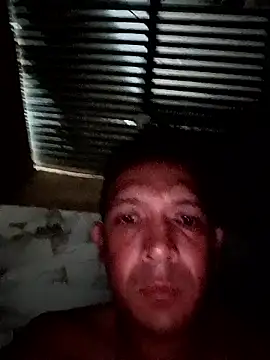 SkinnyLatinaCuckoldCouple webcam