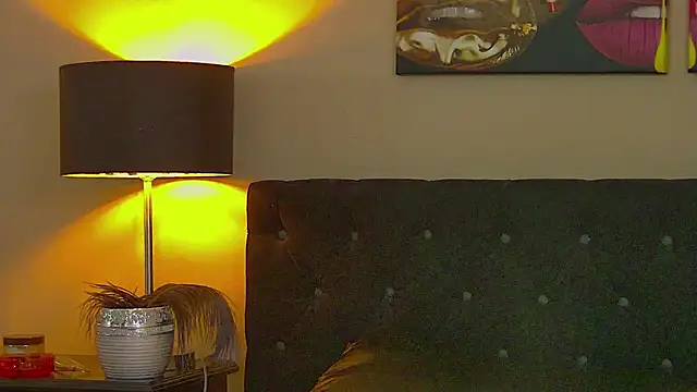 MisshaNight webcam