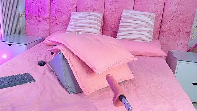emmacurvy webcam
