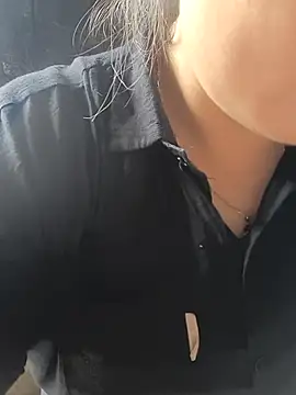 MayEva_ly webcam