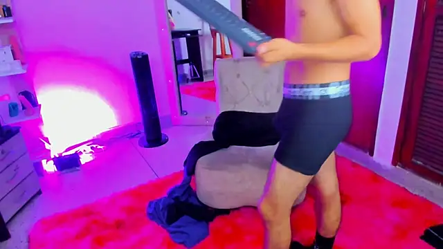 issac_latin webcam
