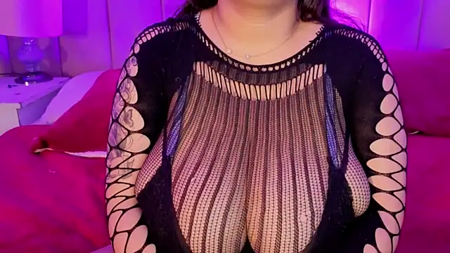 MollyBigBoobs12 webcam