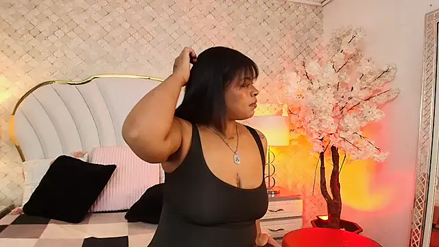 YazminJenner webcam