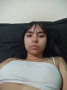 Amarantha_222 webcam