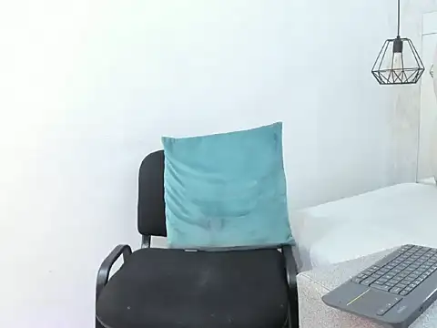 Bella_adamss_ webcam