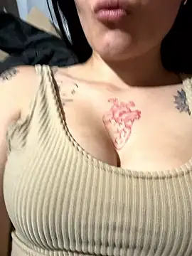 Tina_Phone webcam