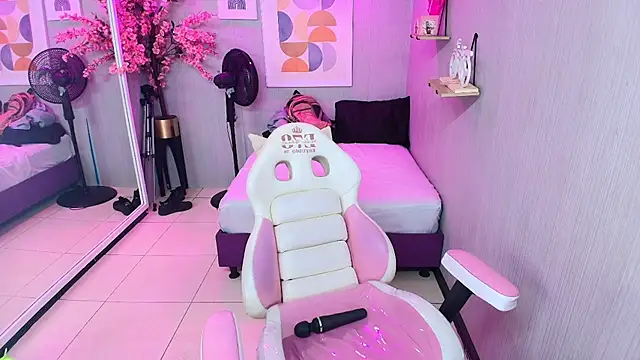 Maggy_t18 webcam