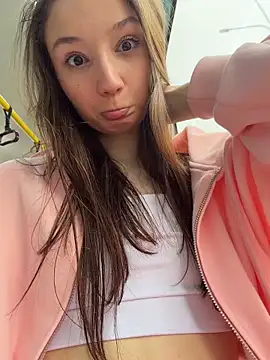 hiding-mila webcam