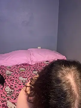 strwbrrymilk live sex cam