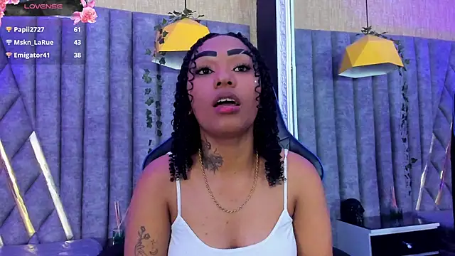 SkylerBloomm webcam