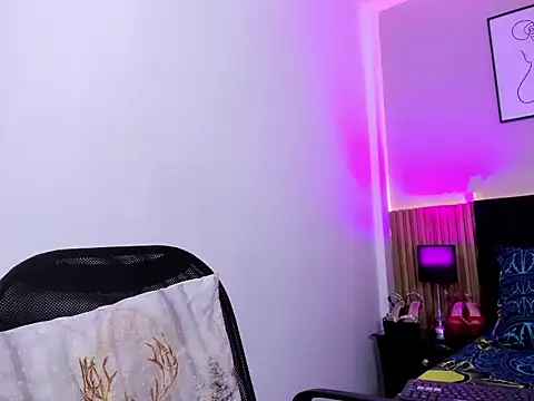 Pauline_Fox webcam