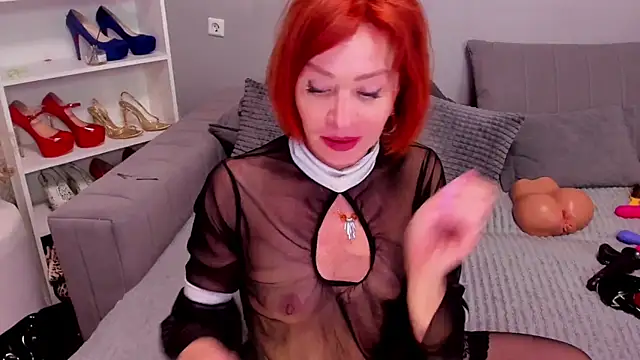 Jullia_Moor