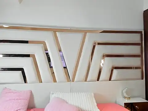 MiaKleinX webcam