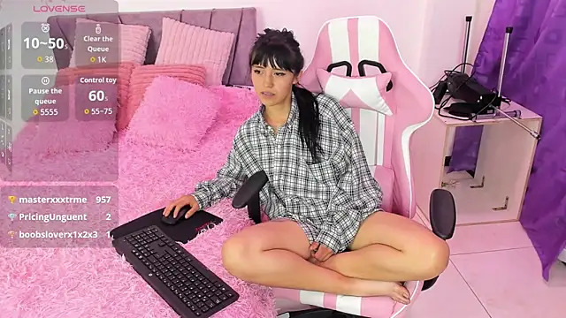 KylieLovee webcam