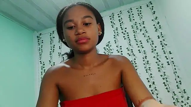 Akemy_Saunders webcam
