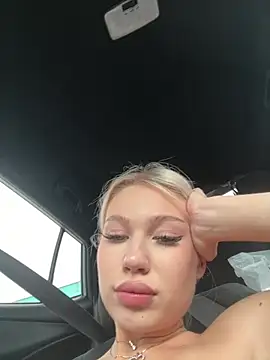 Kiss_Auroraa chat room