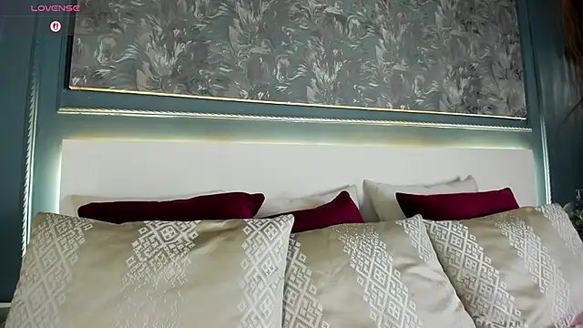 MiaKay1 webcam