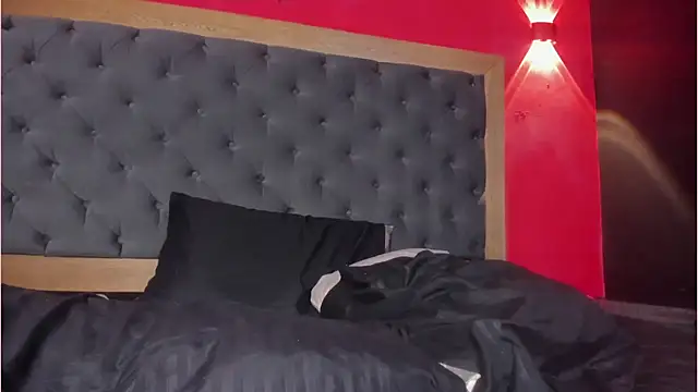 YayaHilton webcam