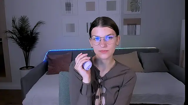 AnnaThorne webcam