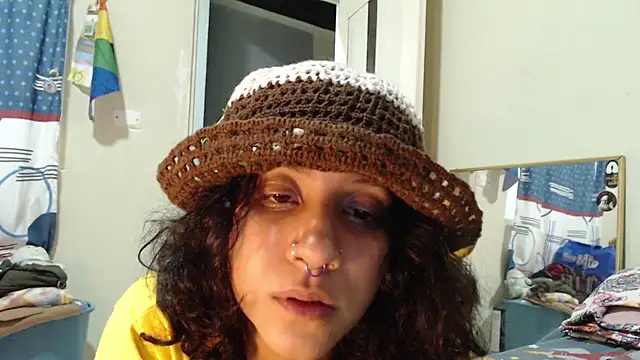AlinaWoolf_ webcam