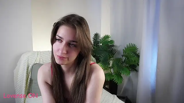 ClarineCasebolt webcam