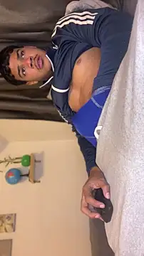 Ugh_Manux webcam