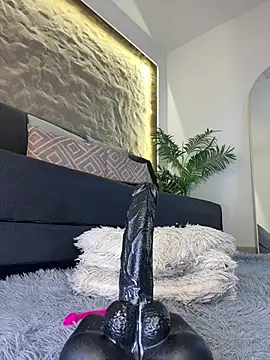 Isa__Blanc - Live Cams