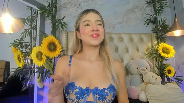 LittleeJaz webcam