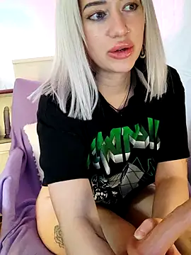 Gina-Lumara webcam