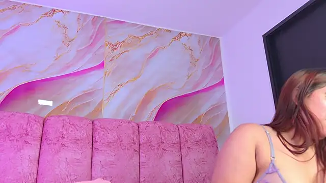 emmacurvy webcam