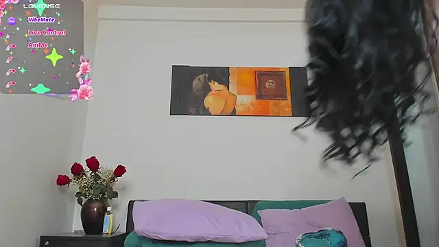 GoldenLunaa webcam
