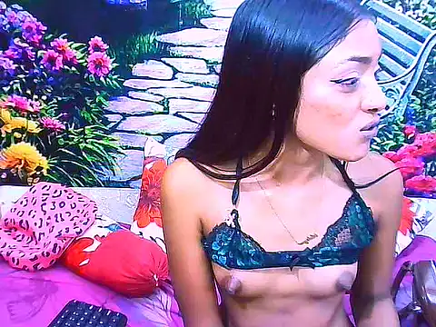 IndianPretty14u2Luv webcam