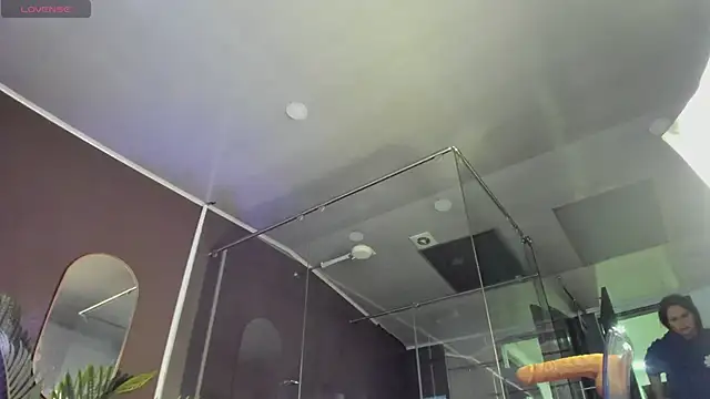 Mia_noiir webcam