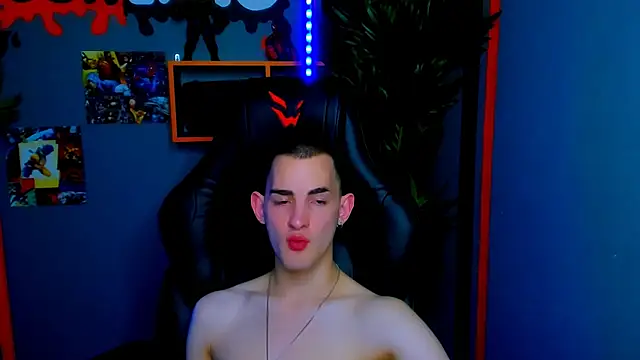 Lucas_Moran webcam