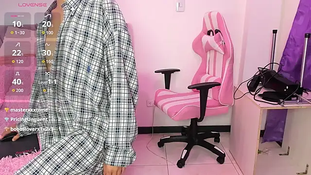 KylieLovee webcam