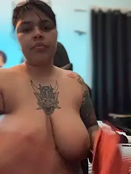 miacanela_xo