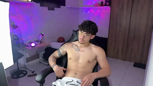 kisan_smith (M twink) - #big-balls #big-cocks #bisexuals #brunettes #cam2cam #colombian #ejaculation #erotic-dance #flexing #handjob #hd #masturbation #middle-priced-privates #muscular #oil-show #orgasm #pov #recordable-privates #recordable-publics #small-audience #spanish-speaking #spanking #striptease #student #twinks #white