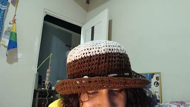AlinaWoolf_ webcam