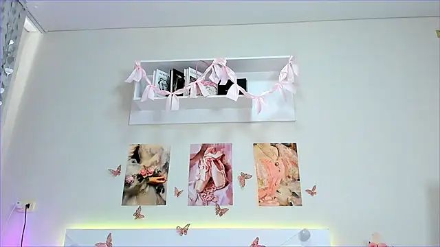 Milly_Lane webcam