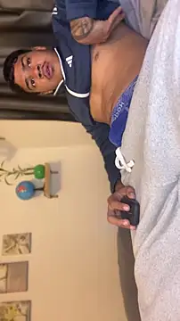 Ugh_Manux webcam