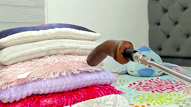 Elizabeth_18_ webcam