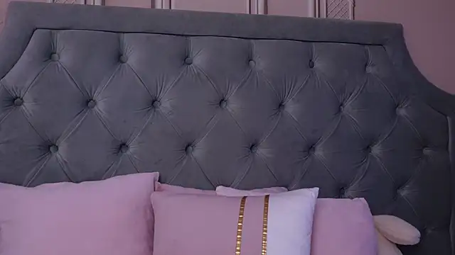 LucyAddison webcam